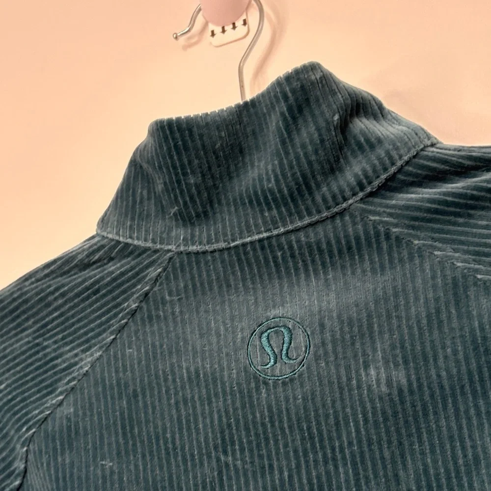 LULULEMON SCUBA TRACK JACKET VELVET CORD SIZE 4